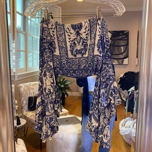 LF Flowly Longsleeve Off the Shoulder Top